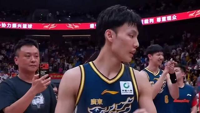 残阵赢球背后的战术重构:拉多维奇首秀深度技术复盘 体育新闻